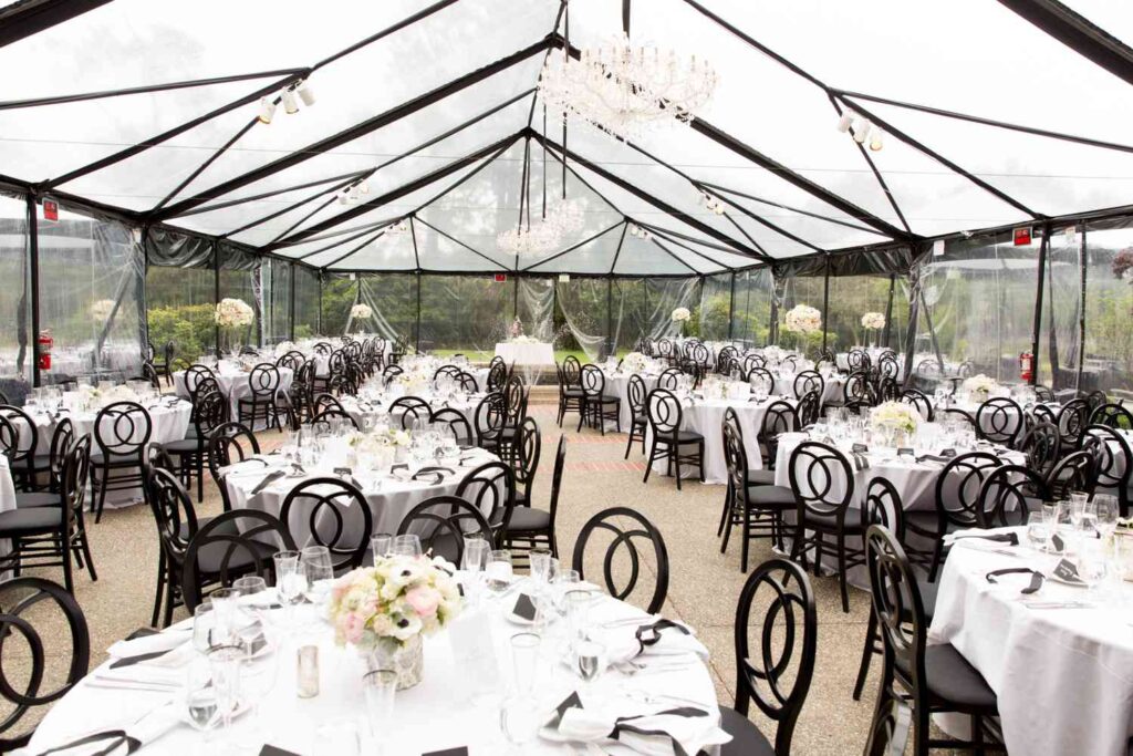 Exquisite Black and White Wedding Ideas: Relive the Mystery