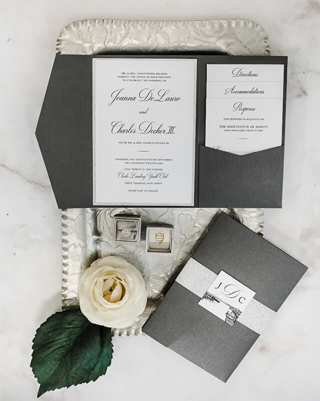 Invitation Elegance: Black and White Wedding Ideas