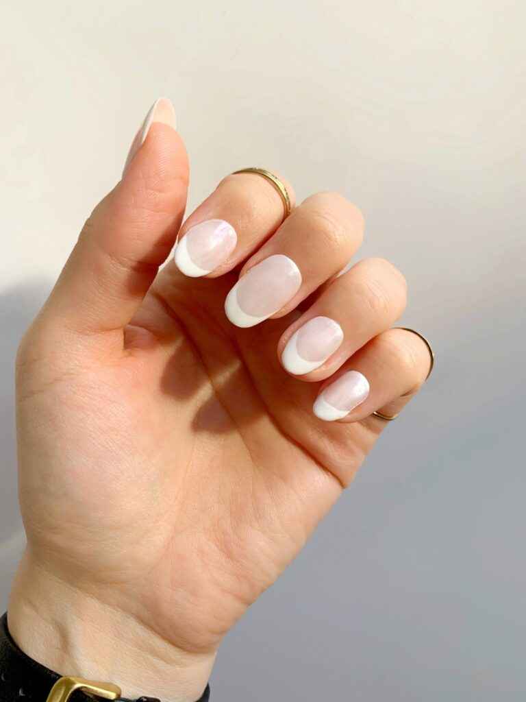 60’s French Manicure: Modern Version for Perfect Wedding Nails