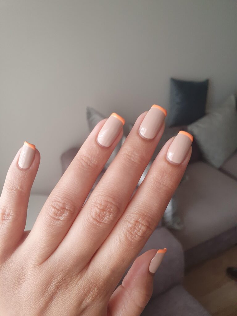 Nude Nails with Twist