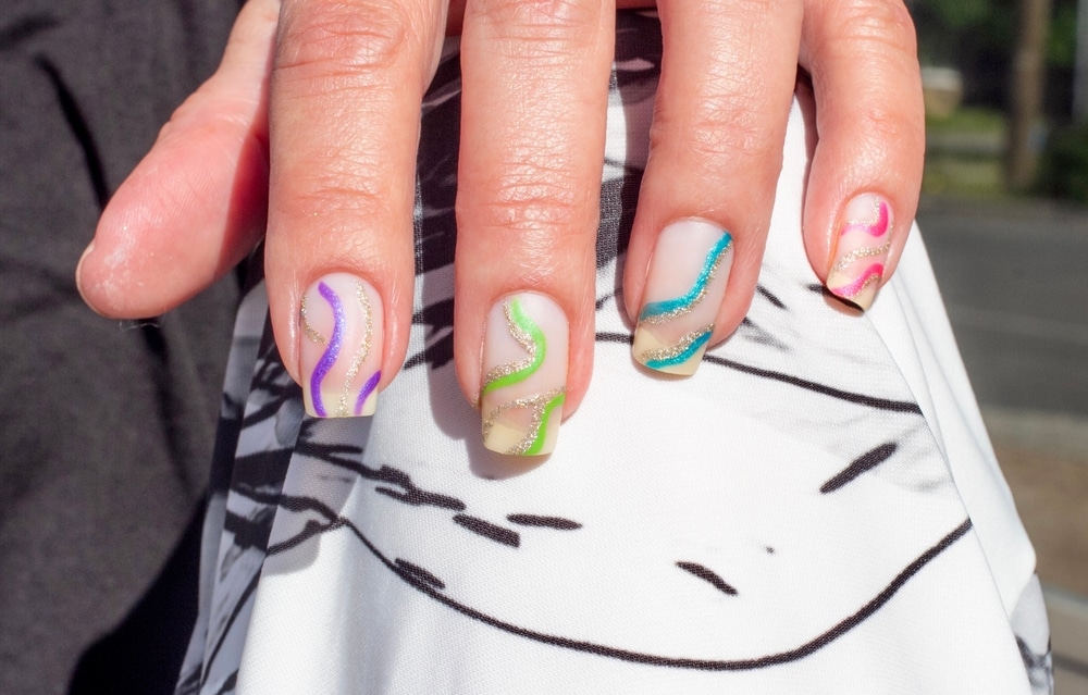  Swirl Pattern Nail Art Design