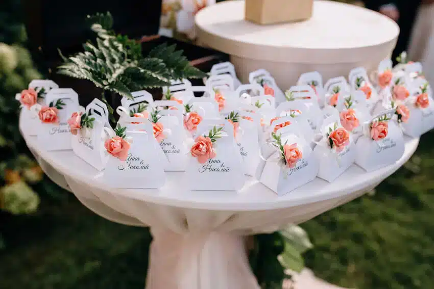 little Seasonal Wedding Favors 