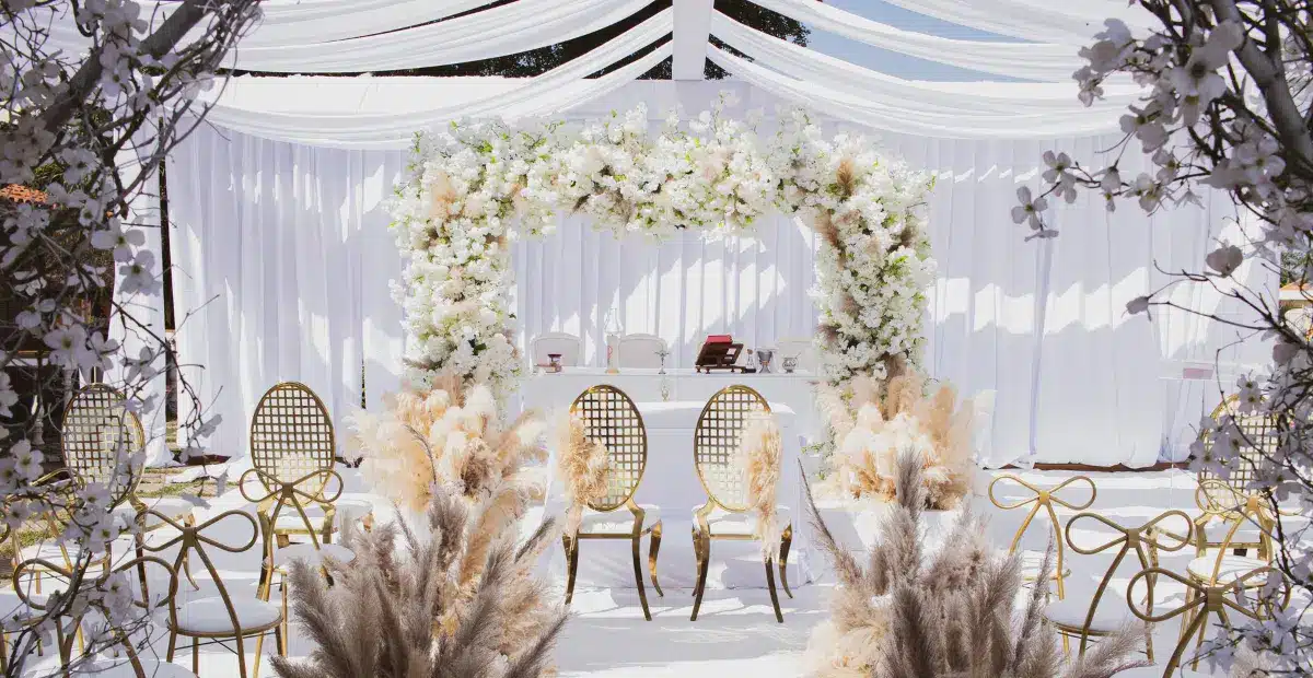 outdoor wedding event decoration